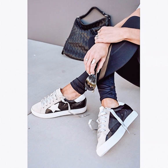 ⭐️ 🤩 Star Sneaks 🤩 ⭐️ - Picture 2 of 3